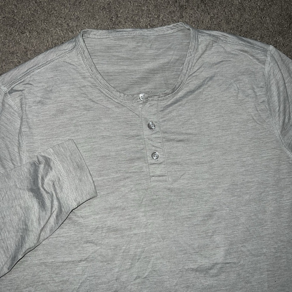 Vuori Shirt Mens M Gray Pullover Ever Henley Tee Short Sleeve 1/4 Button